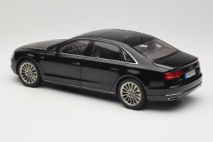 Audi A8L D3 W12 Phantom Black Kyosho 1:18 5011008125 Metal - imaginea 7 din 8