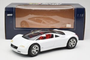 Audi Avus Quattro Alpine White Revell 1:18 08913 Metal - imaginea 8 din 8