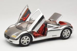 Audi Avus Quattro Chrome Silver Revell 1:18 08913-C1 Metal - imaginea 2 din 8