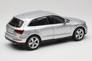 Audi Q5 8R Ice Silver Kyosho 1:18 09242IS Metal - imaginea 3 din 8