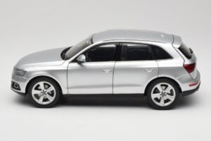 Audi Q5 8R Ice Silver Kyosho 1:18 09242IS Metal - imaginea 4 din 8