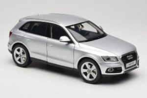 Audi Q5 8R Ice Silver Kyosho 1:18 09242IS Metal - imaginea 6 din 8
