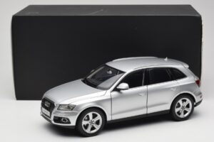 Audi Q5 8R Ice Silver Kyosho 1:18 09242IS Metal - imaginea 8 din 8