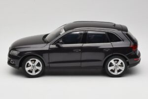 Audi Q5 8R Lava Grey Kyosho 1:18 09242LG Metal - imaginea 4 din 8