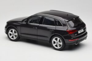 Audi Q5 8R Lava Grey Kyosho 1:18 09242LG Metal - imaginea 7 din 8