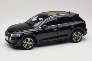 Audi Q5L FY Negru Paudi Model 1:18 26732 Metal