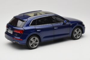 Audi Q5L FY Albastru Paudi Model 1:18 33729 Metal - imaginea 3 din 8