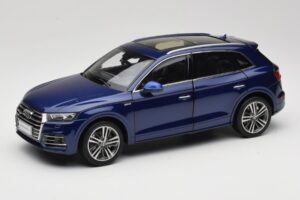 Audi Q5L FY Albastru Paudi Model 1:18 33729 Metal