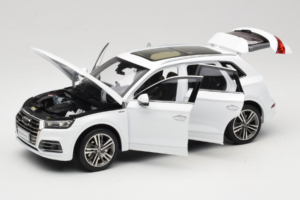 Audi Q5L FY Alb Paudi Model 1:18 30694 Metal - imaginea 2 din 8