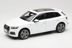 Audi Q5L FY Alb Paudi Model 1:18 30694 Metal