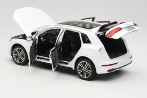 Audi Q5L FY Alb Paudi Model 1:18 30694 Metal - imaginea 5 din 8
