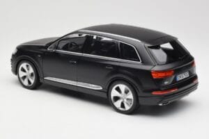 Audi Q7 4M Negru Mat Minichamps 1:18 110014001 Metal - imaginea 7 din 8