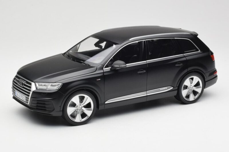 Audi Q7 4M Negru Mat Minichamps 1:18 110014001 Metal