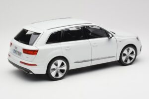 Audi Q7 4M Alb Minichamps 1:18 110014000 Metal - imaginea 3 din 8