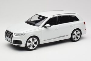 Audi Q7 4M Alb Minichamps 1:18 110014000 Metal