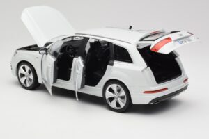 Audi Q7 4M Alb Minichamps 1:18 110014000 Metal - imaginea 5 din 8