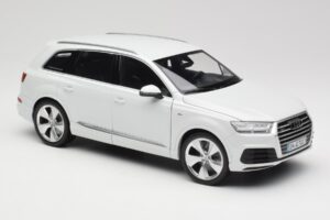 Audi Q7 4M Alb Minichamps 1:18 110014000 Metal - imaginea 6 din 8