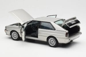 Audi Quattro LWB Argintiu AUTOart 1:18 70303 Metal - imaginea 5 din 8