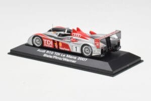 Audi R10 TDI LMP1 #1 F. Biela / E. Pirro / M. Werner 24 Hours of Le Mans 2007 Minichamps 1:43 5020700213 Metal - imaginea 3 din 4