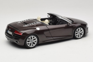 Audi R8 5.2 Spyder Teak Brown Kyosho 1:18 5010918525 Metal - imaginea 3 din 8