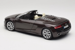 Audi R8 5.2 Spyder Teak Brown Kyosho 1:18 5010918525 Metal - imaginea 7 din 8