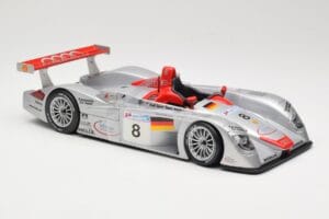 Audi R8 LMP900 #8 Audi Sport Team Joest F. Biela / E. Pirro / T. Kristensen 24 Hours of Le Mans 2000 Maisto 1:18 38899 Metal - imaginea 4 din 6