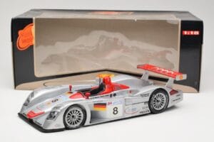 Audi R8 LMP900 #8 Audi Sport Team Joest F. Biela / E. Pirro / T. Kristensen 24 Hours of Le Mans 2000 Maisto 1:18 38899 Metal - imaginea 6 din 6