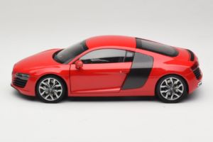 Audi R8 Roșu Kyosho 1:18 09213R Metal - imaginea 4 din 8