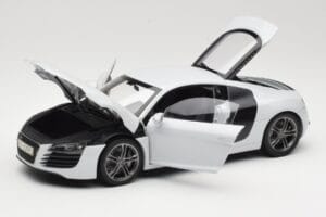 Audi R8 Type 42 Suzuka Grey Kyosho 1:18 09213SG Metal - imaginea 2 din 8