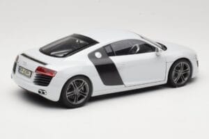Audi R8 Type 42 Suzuka Grey Kyosho 1:18 09213SG Metal - imaginea 3 din 8