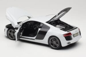 Audi R8 Type 42 Suzuka Grey Kyosho 1:18 09213SG Metal - imaginea 5 din 8