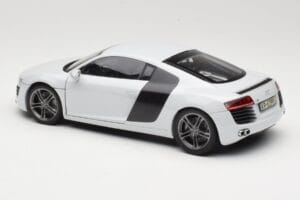 Audi R8 Type 42 Suzuka Grey Kyosho 1:18 09213SG Metal - imaginea 7 din 8