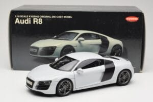 Audi R8 Type 42 Suzuka Grey Kyosho 1:18 09213SG Metal - imaginea 8 din 8