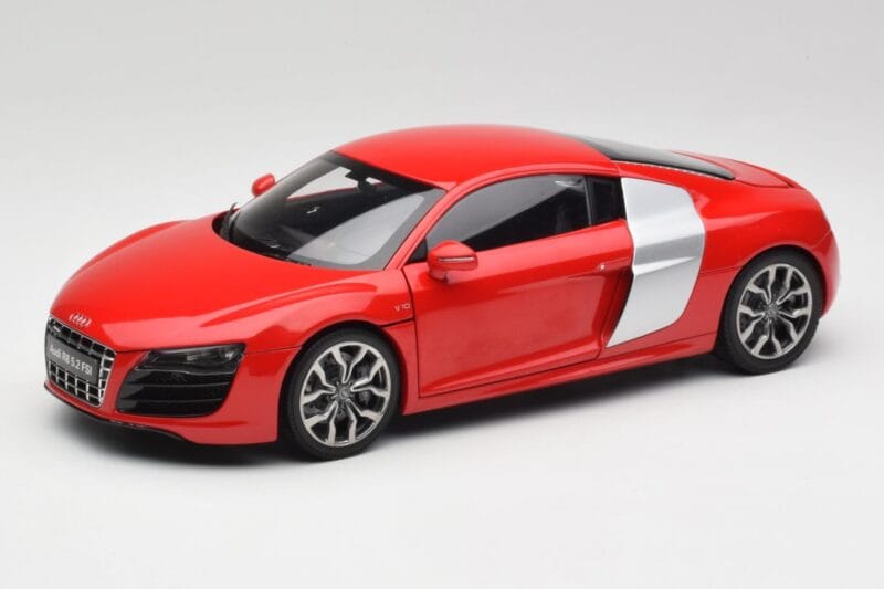 Audi R8 V10 Brilliant Roșu Kyosho 1:18 09216RR Metal