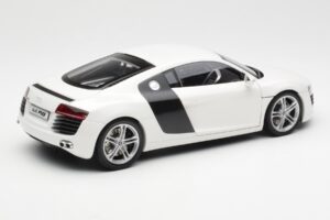 Audi R8 Type 42 Alb Kyosho 1:18 09213W Metal - imaginea 3 din 8
