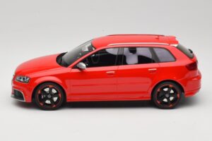 Audi RS3 8P Sportback Roșu DNA 1:18 DNA000056 Rășină - imaginea 3 din 6