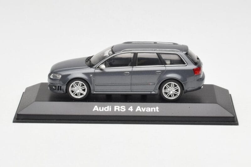 Audi RS4 B7 Avant Gri Minichamps 1:43 5010509223 Metal