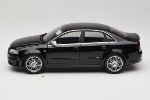 Audi RS4 B7 Sedan Phantom Black Minichamps 1:18 5010509115 Metal - imaginea 4 din 8
