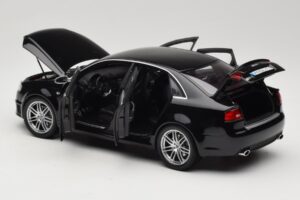 Audi RS4 B7 Sedan Phantom Black Minichamps 1:18 5010509115 Metal - imaginea 5 din 8