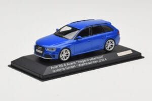 Audi RS4 B8 Avant Nogaro Blue Selecție Crăciun 2014 Minichamps 1:43 AUDI003 Metal - imaginea 2 din 4