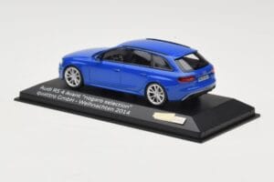 Audi RS4 B8 Avant Nogaro Blue Selecție Crăciun 2014 Minichamps 1:43 AUDI003 Metal - imaginea 3 din 4