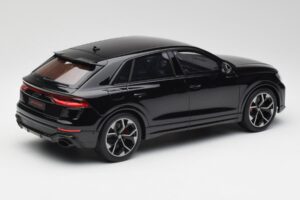Audi RSQ8 Night Negru GT Spirit 1:18 GT305 Rășină - imaginea 2 din 6