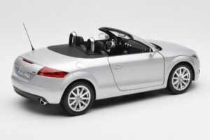 Audi TT 8J Roadster Argintiu Deschis Minichamps 1:18 5010500515 Metal - imaginea 3 din 8