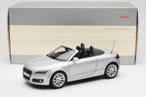 Audi TT 8J Roadster Argintiu Deschis Minichamps 1:18 5010500515 Metal - imaginea 8 din 8