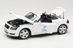 Audi TT 8N Cabriolet Alb Maisto 1:18 56065 Metal - imaginea 2 din 8