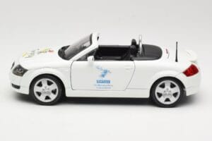 Audi TT 8N Cabriolet Alb Maisto 1:18 56065 Metal - imaginea 4 din 8