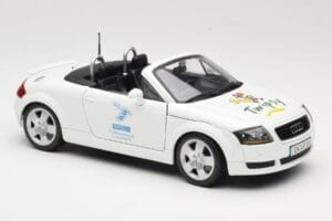 Audi TT 8N Cabriolet Alb Maisto 1:18 56065 Metal - imaginea 6 din 8