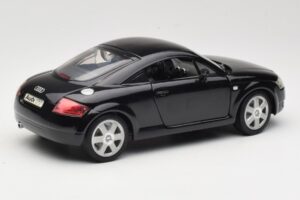 Audi TT 8N Negru Revell 1:18 08953 Metal - imaginea 3 din 8