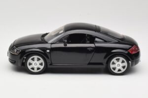 Audi TT 8N Negru Revell 1:18 08953 Metal - imaginea 4 din 8