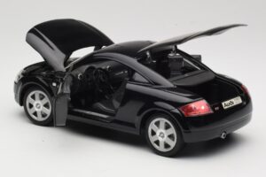 Audi TT 8N Negru Revell 1:18 08953 Metal - imaginea 5 din 8